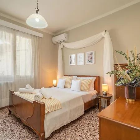 Neat Flat In Seaside Town Apartment *