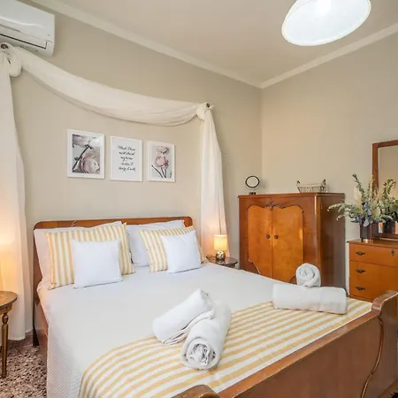 Neat Flat In Seaside Town Argostoli (Kefalonia)