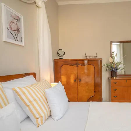 Neat Flat In Seaside Town *
