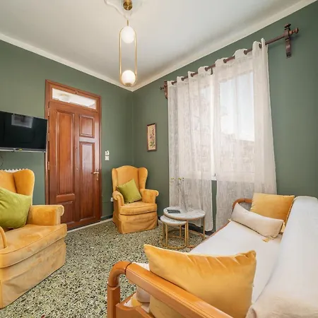 Neat Flat In Seaside Town Apartment *