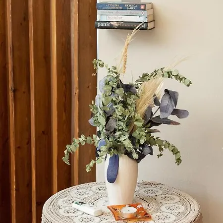 Neat Flat In Seaside Town Apartment *